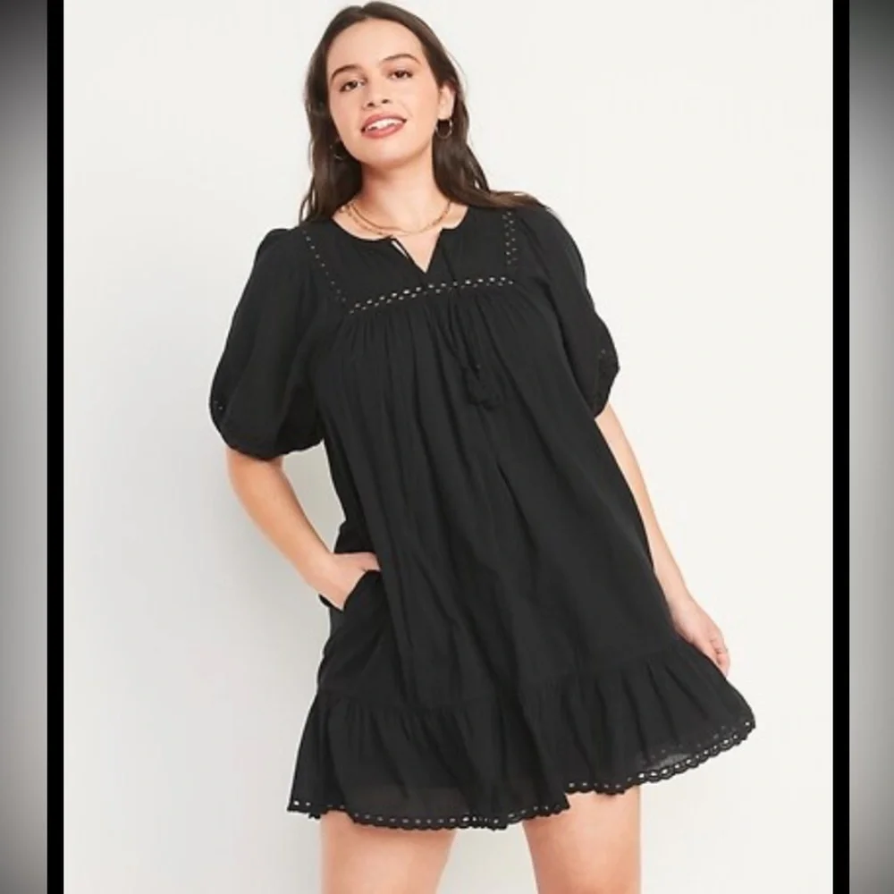 Old Navy size M Black puff sleeve peasant dress crochet accent